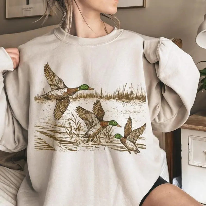 Vintage Mallard Duck Graphic Sweatshirt - Cozy Unisex Nature Crewneck